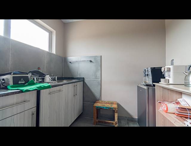 647M² MINI FACTORY FOR SALE IN KNOPJESLAAGTE